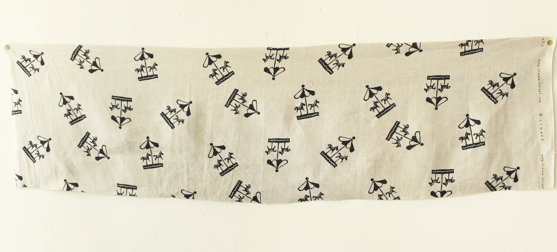 LINNET リネンプリント<br />木馬　FLAX×黒